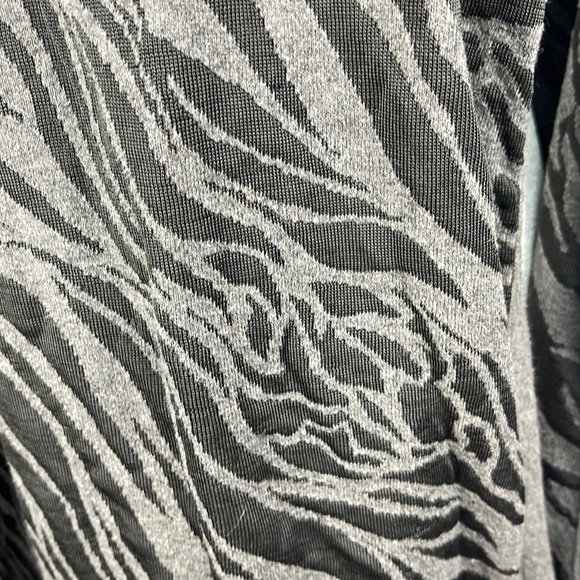 Dana Buchman gray and black animal print open front cardigan women’s size L - Picture 8 of 14